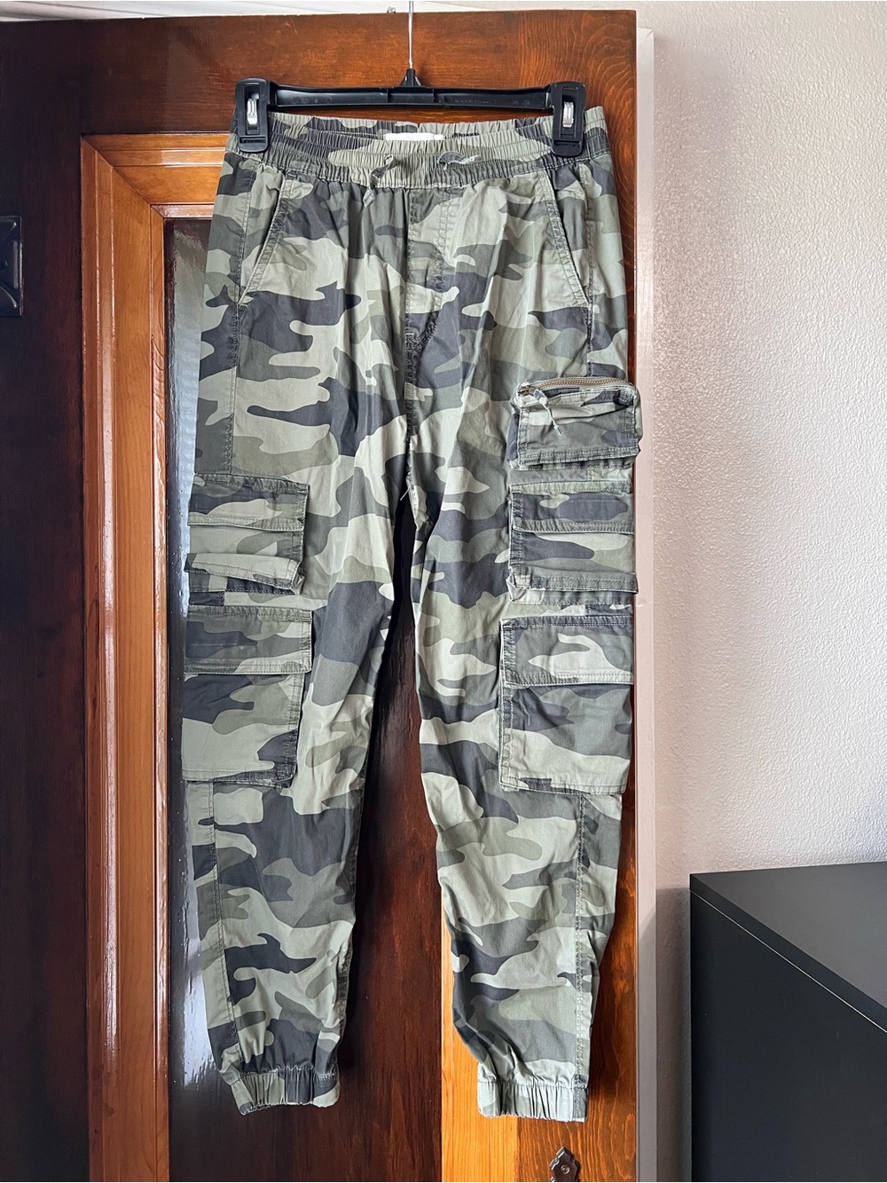 abercrombie kids Green Camo Cargo Jogger Pants